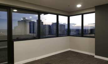 Imagem 4: Sala/Conjunto para aluguel tem 52 m2<br>com 2 banheiros e uma vaga , linda vista