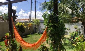 Imagem 7: Se encante com essa bela casa de três quartos em rua residencial !