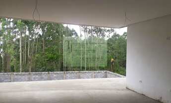 Imagem 7: Casa com 215m² em condomínio fechado com piscina em lote com 541m²