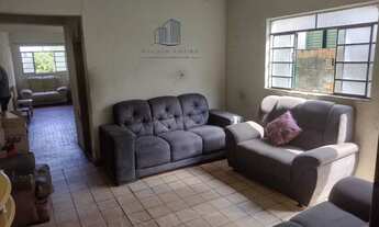 Imagem: Terreno com 600 m² e construção antiga