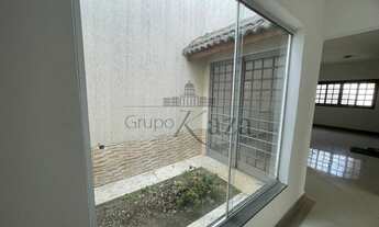 Imagem 7: Casa - Parque dos Sinos - Jacareí - 3 Dormitórios - 108m²