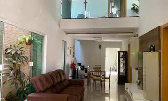 Imagem 4: Vendo Casa com placa solar, piscina e cinema