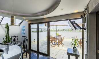 Imagem 6: Ensolarada e arejada cobertura em excelente localização da Água Verde. Venha conhecer seu