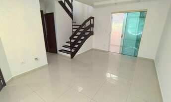 Imagem 5: Sobrado lindo 4 quartos sendo 02 suítes sendo que uma fica no ático no Xaxim - Curitiba