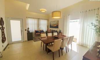 Imagem 4: Casa de condomínio térrea para venda possui 220 metros quadrados com 3 quartos