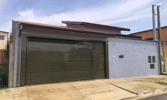 Imagem 2: Sobrado para venda possui 212 metros quadrados com 4 quartos em Residencial Cedro - Botuca