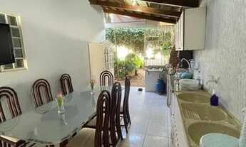 Imagem 5: Casa com 3 quartos, 1 suíte, laje, garagem, em frente a praça do Guanabara