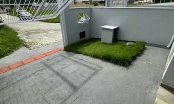 Imagem 3: Sobrado grande com garagem coberta