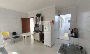 Imagem 7: Casa com 4 dormitórios no bairro Coloninha