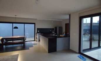 Imagem 4: Lindo sobrado à venda no condomínio Reserva Aruanã em SJC-SP