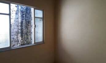 Imagem 2: Alugo casa em excelente estado e boa localização