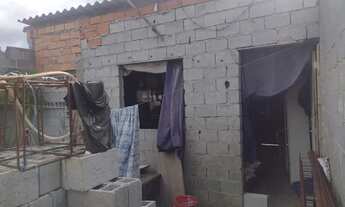 Imagem 2: Vende se um terreno já com uma área 30² construída