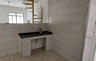 Imagem 3: Casa para aluguel possui 60 metros quadrados com 2 quartos e 2 Banheiros, Área de serviço