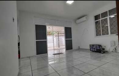 Imagem 4: Aluga-se Casa com 04 quartos e 02 suítes para fins comerciais - Bairro Aleixo