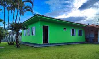 Imagem 2: Linda casa com 3 quartos - Terreno amplo - Garagem - Churrasqueira