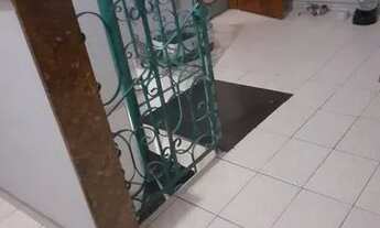 Imagem 2: Alexandre Neimi - vende