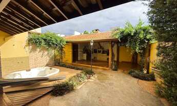 Imagem: Sobrado alto padrão em condomínio fechado