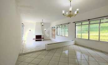 Imagem: Casa com 4 quartos - Teresópolis/RJ