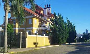 Imagem 3: Ampla residência com piscina