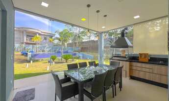 Imagem 5: Casa com 4 suítes sendo uma no térreo no Condomínio Figueira Garden