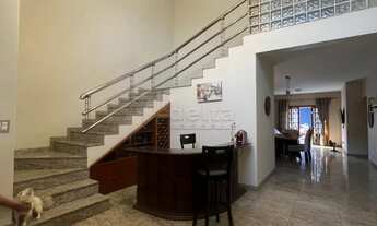 Imagem: Casa sobrado disponível para venda no bairro