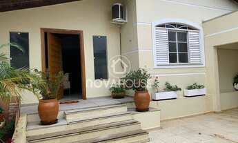 Imagem 2: CASA COM 4 QUARTOS E PISCINA NO CENTRO