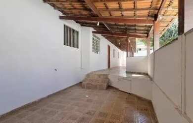 Imagem: Casa 4 Quartos com 2 Barracões Independentes