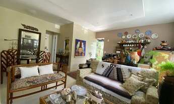 Imagem 2: Apartamento tipo casa reformado com cozinha em conceito aberto, 2 quartos e varandão à ven