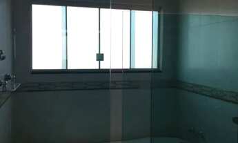 Imagem 2: Sobrado de 428m² com 05 quartos sendo 01 suíte no Centro em Trindade/GO