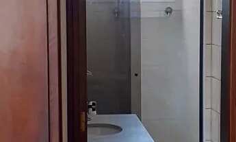 Imagem: Quarto mobiliado em apto para executivos