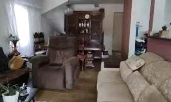 Imagem 4: Casa em Porto Alegre, no bairro Guarujá, com 3 dormitório(s), e 3 banheiros, à v