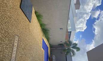 Imagem 2: Casa para venda possui 260 metros quadrados com 3 quartos, 3 suítes, varanda gourmet e pis