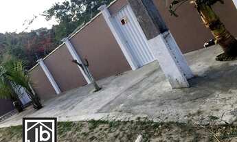 Imagem: Casa independe e linear, piscina e área