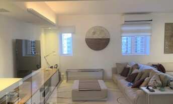 Imagem 2: Itaim Bibi - Apartamento com três suítes e três vagas demarcadas, 217 m² úteis. Reformado!