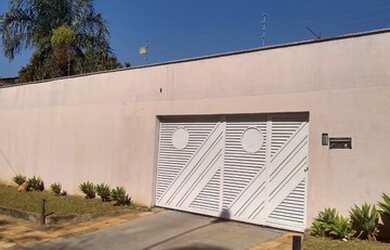 Imagem 2: Casa Térrea com 305 m² de construção 4 quartos 2 suítes, bairro Elísio Campos