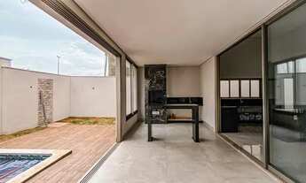 Imagem 2: Casa de condomínio para venda com 219 metros quadrados com 3 suítes e piscina