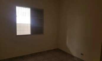 Imagem 4: Casa com 4 cômodos grandes, SEM garagem, semi-independente em Carapicuiba - SP