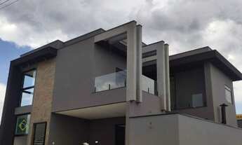 Imagem 2: Lindo sobrado à venda no condomínio Reserva Aruanã em SJC-SP