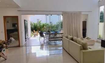 Imagem 6: Aconchegante sobrado em condomínio fechado - Viva com segurança e comodidade