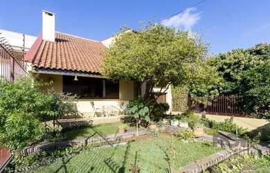 Imagem 2: Belíssima casa tipo sobrado, com 3 dormitórios em Canoas