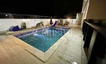 Imagem 4: Cobertura com piscina privativa a uma quadra da beira-mar continental