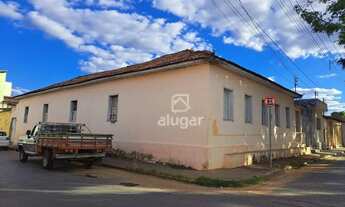 Imagem 2: Casa Residencial de 10 Quartos no Centro de Montes Claros Oportunidade Única