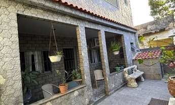 Imagem: Trindade/Casa 2 QTS/Suíte/Terraço. LINDA