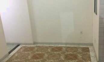 Imagem: Aluga-se kitnet com 60m² de área. Contendo