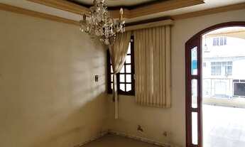 Imagem: Raiz. Ao lado da Dismonza