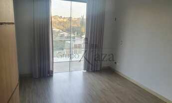 Imagem 5: Sobrado Mobiliado - 5 suítes, repleta de armários, 3 vagas