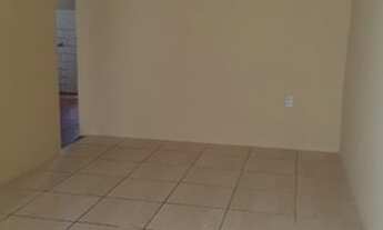 Imagem 2: Casa com 02 quartos e garagem no centro