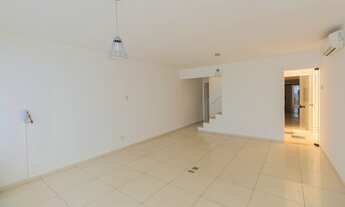 Imagem 3: 6 Casa para aluguel e venda possui 180 metros quadrados com 5 quartos