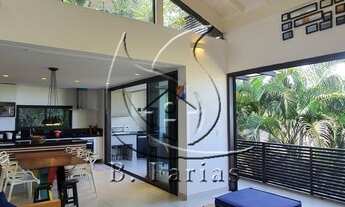 Imagem 2: Vista Privilegiada - casa á venda com 4 suítes e 3 vagas - condomínio com arquitetura mode