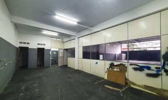 Imagem 5: Galpão/Depósito/Armazém para aluguel possui 400 metros quadrados com 3 quartos